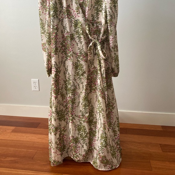 Dress- wrap style - Picture 2 of 3